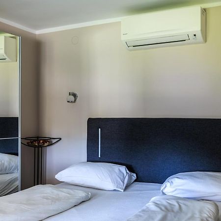 Fekete Orchidea Apartman Balatonkenese Exterior photo