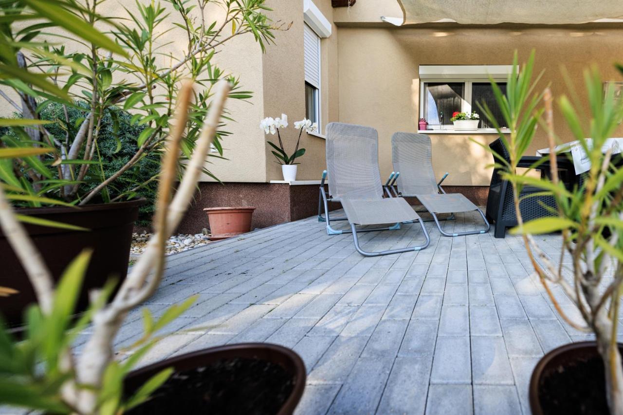 Fekete Orchidea Apartman Balatonkenese Exterior photo