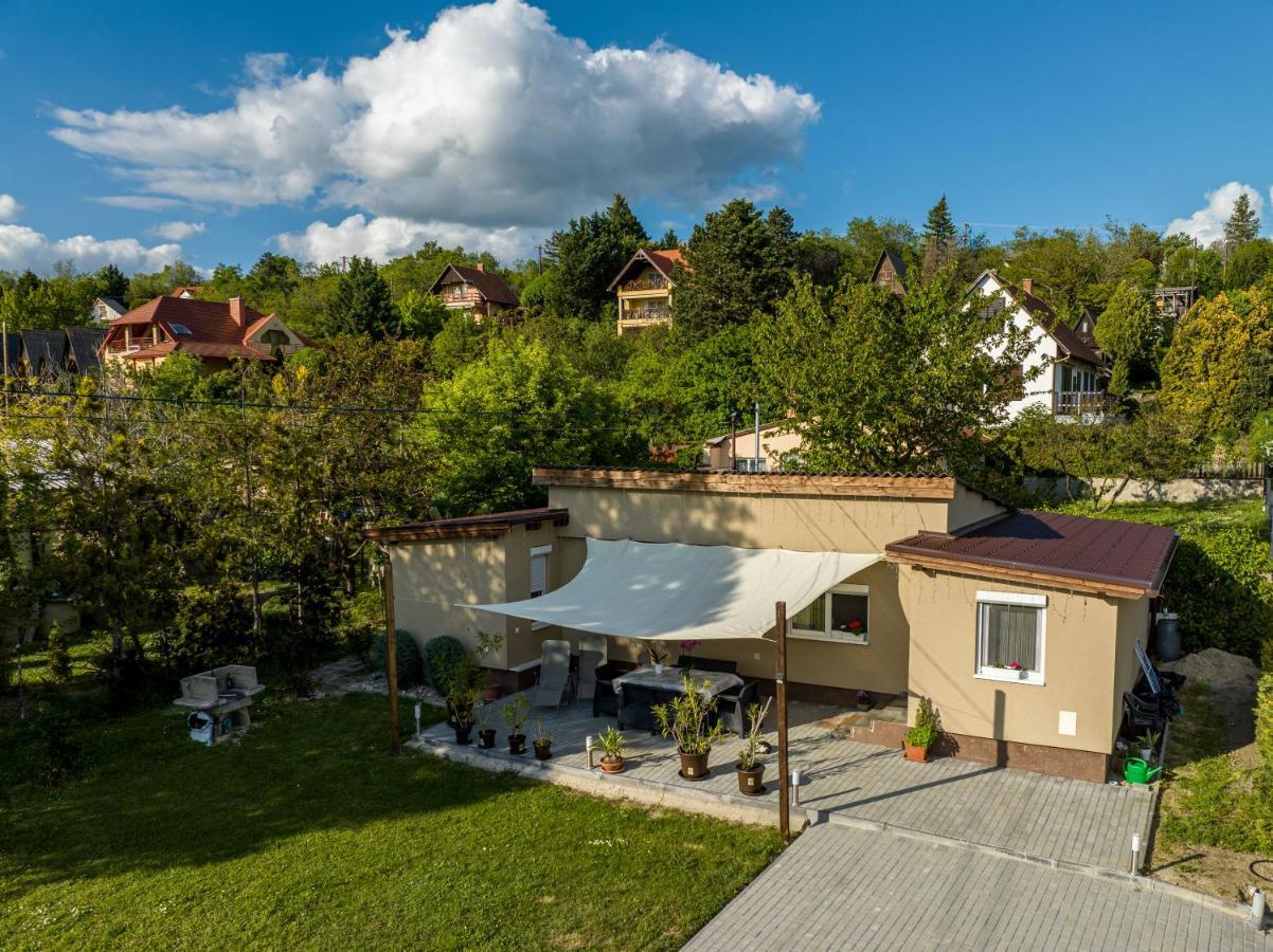 Fekete Orchidea Apartman Balatonkenese Exterior photo