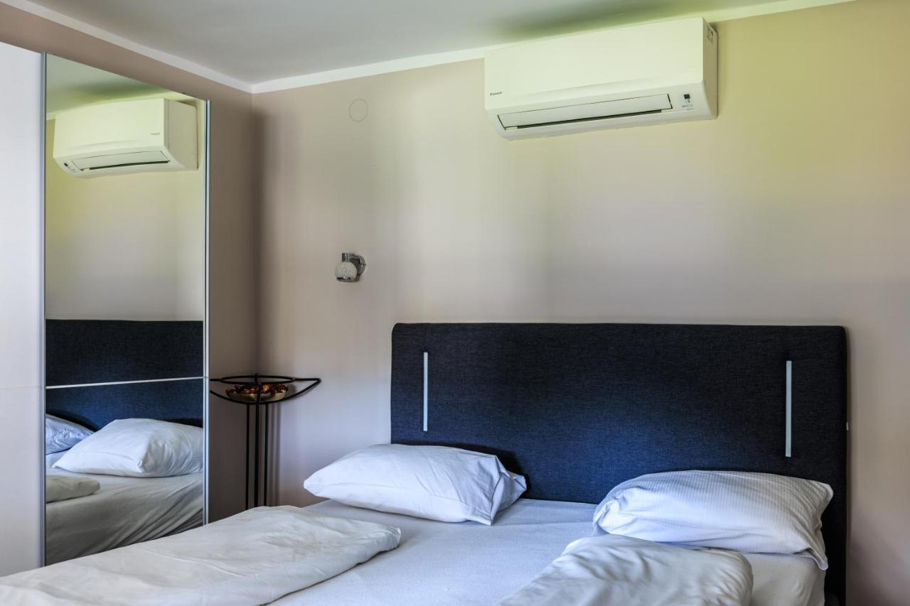 Fekete Orchidea Apartman Balatonkenese Exterior photo
